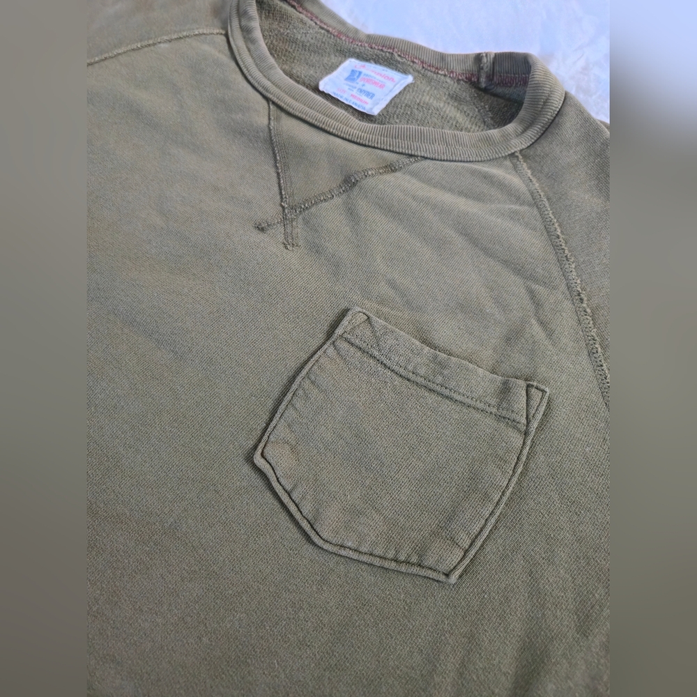 Pocket Sweatshirt in Olive
